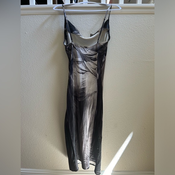 NWOT Widow Sculpture Maxi Dress Size M - Picture 3 of 4